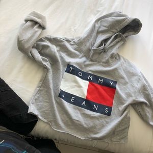 Tommy cropped hoodie